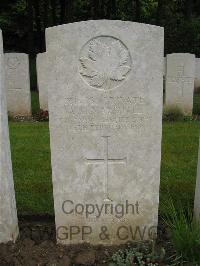 Etaples Military Cemetery - Marshall, Arthur Cunningham